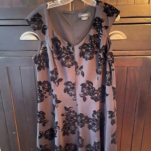 Black Floral Velvet Midi Dress